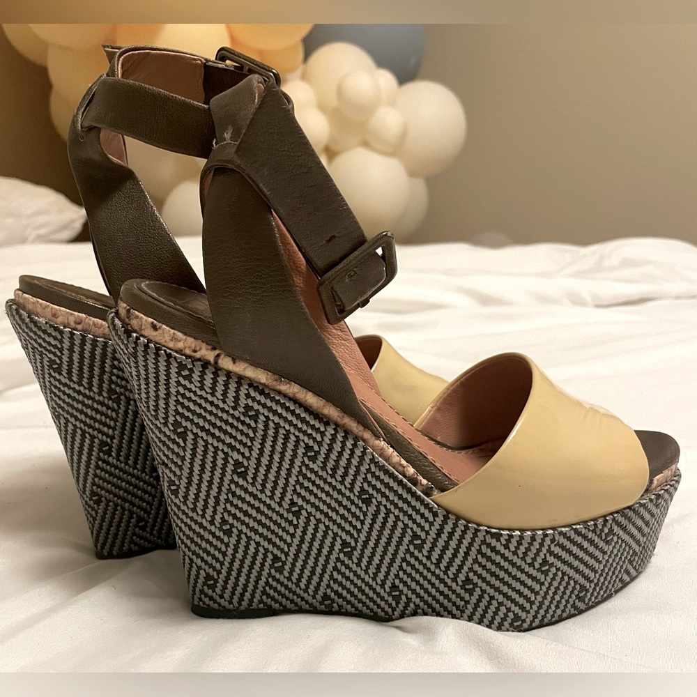 Bacio 61, Piglio wedges size 7